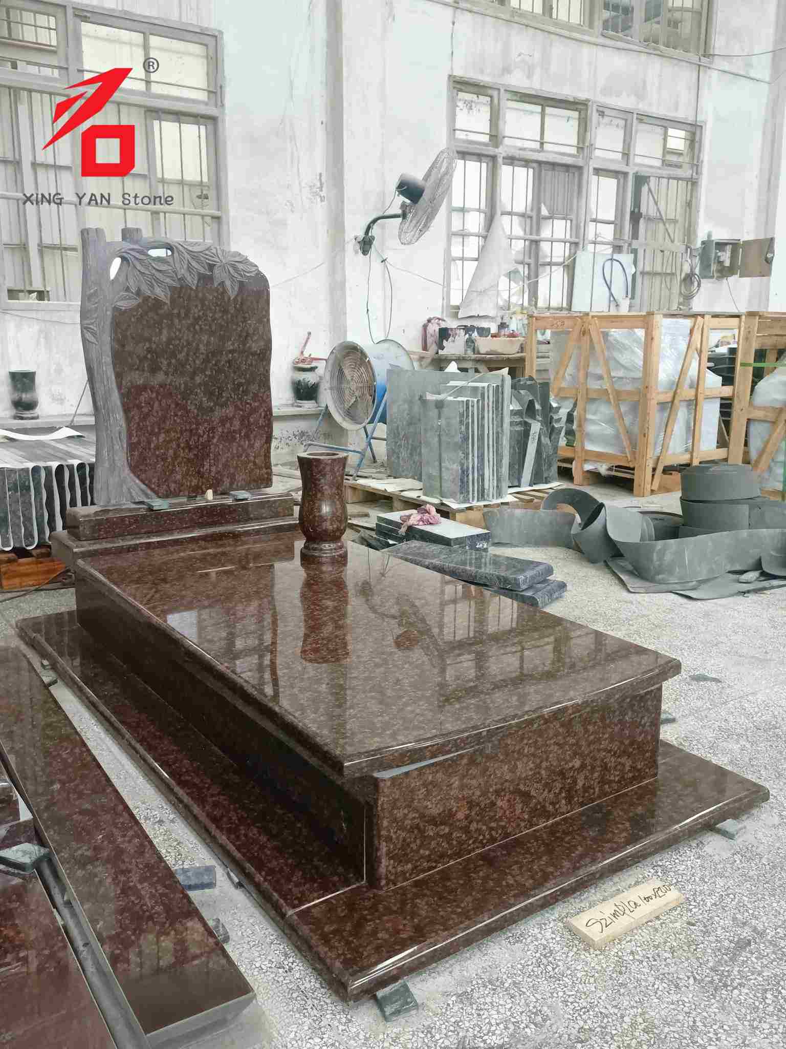 Bia mộ nghệ thuật đá granite kim cương nâu