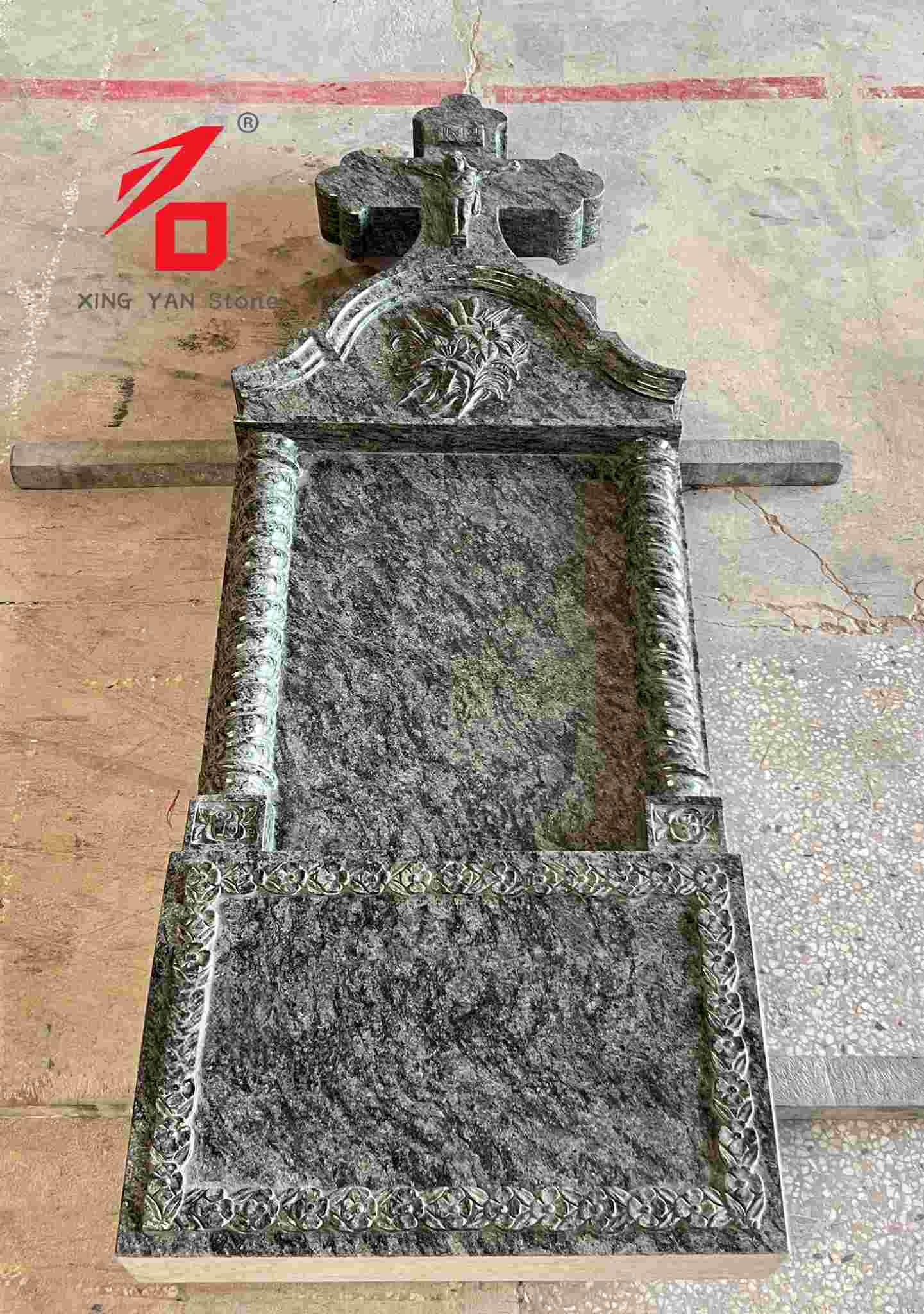 Bia mộ tôn giáo bằng đá granite Jesus Cross